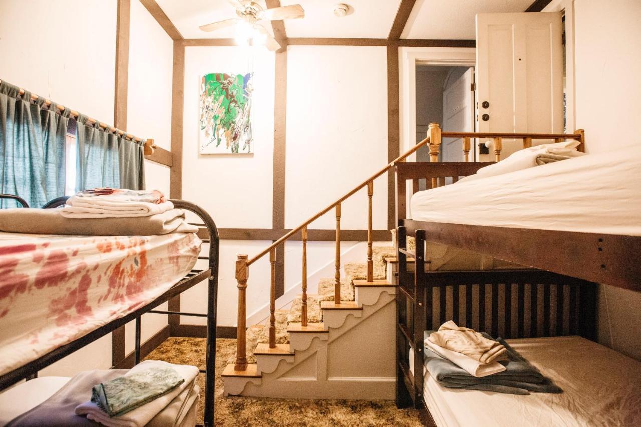 The Hostel California Bishop Bagian luar foto